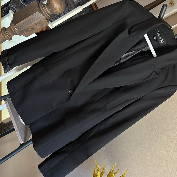 Blazer - Picture 3 of 10